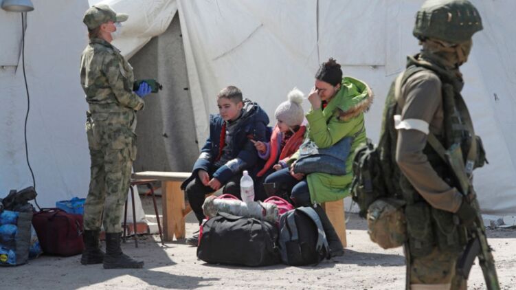 Мирных жителей будут эвакуировать с Мариуполя. Фото: Reuters/Александр Ермоченко
