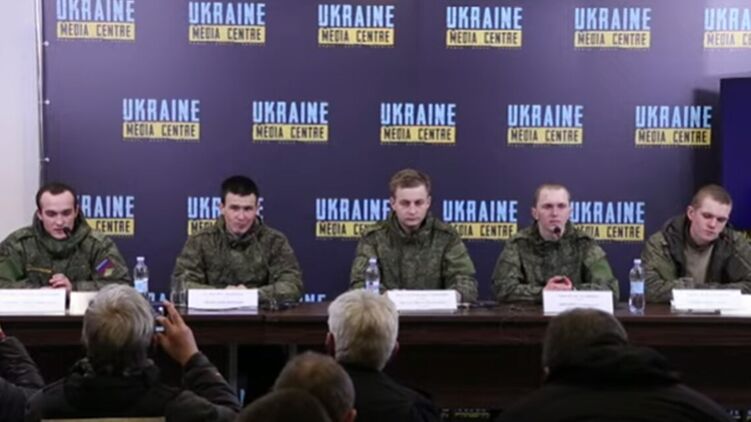Кабмин принял решение выделить 44 млн гривен для содержания пленных военных из РФ. Фото: Скриншот из видео 