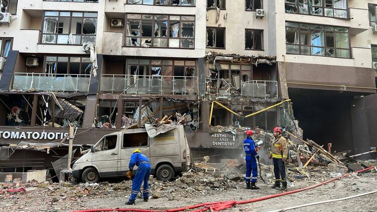 В результате ракетного удара по столичной многоэтажке пострадала семилетняя девочка. Фото: t.me/vitaliy_klitschko