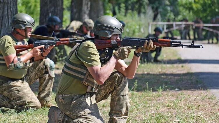 Солдаты могли получить до десяти лет тюрьмы, поэтому выбрали все-таки службу. Фото: facebook/GeneralStaff.ua