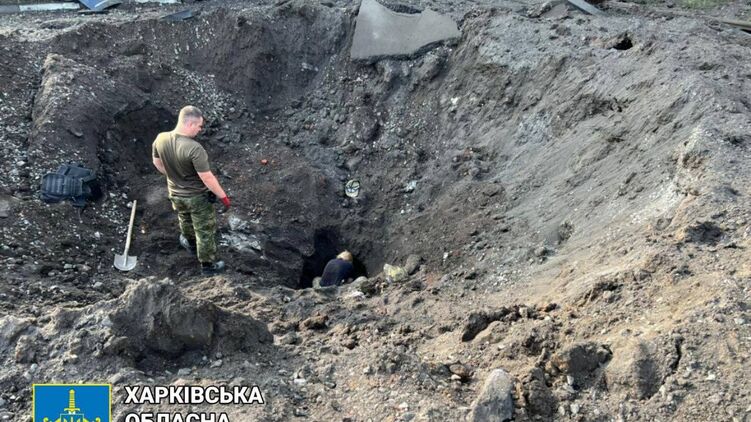 На территории предприятия образовались огромные воронки. Фото: прокуратура