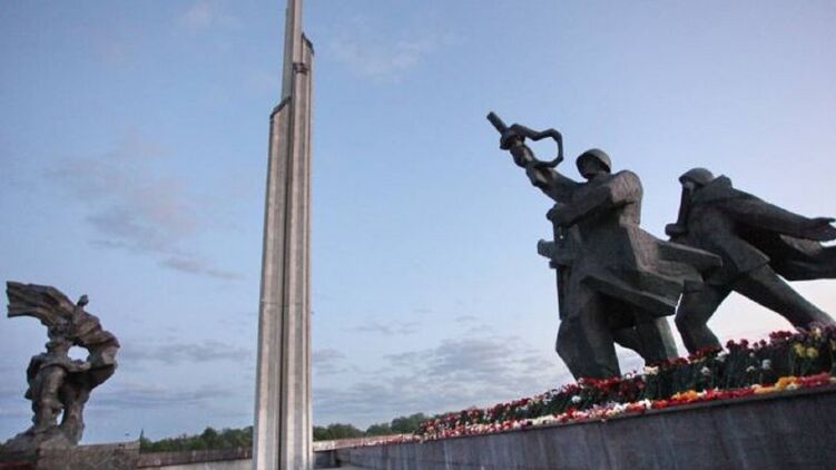 Монумент Освободителям в Риге. Иллюстрация: politobzor.net 