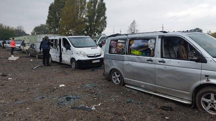В результате вражеского удара по колонне в Запорожье число пострадавших возросло до 118 человек. Фото: ГСЧС 