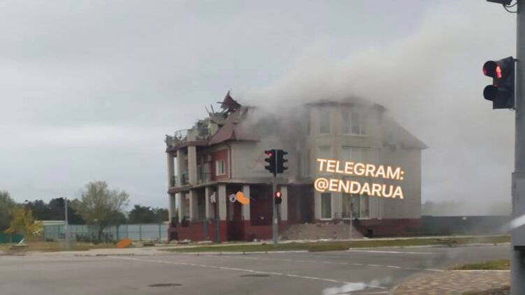 Гостиница сильно пострадала. Фото: Телеграм
