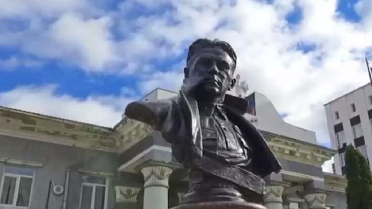 Памятник открыли на площади Правосудия. Скриншот из видео
