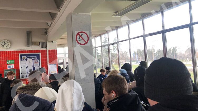 В метро столицы ажиотаж после утренней атаки. Фото: "Страна"