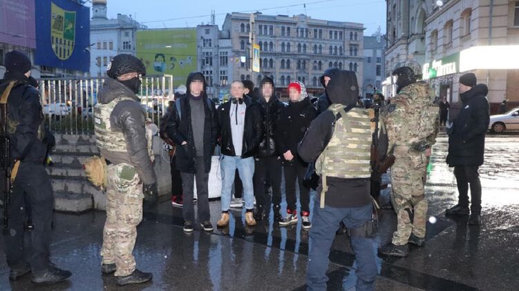 Масові бійки підлітків відбуваються у містах України. Фото поліція Харкова
