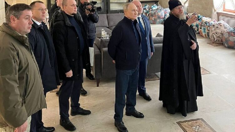 Президент России Владимир Путин в Мариуполе