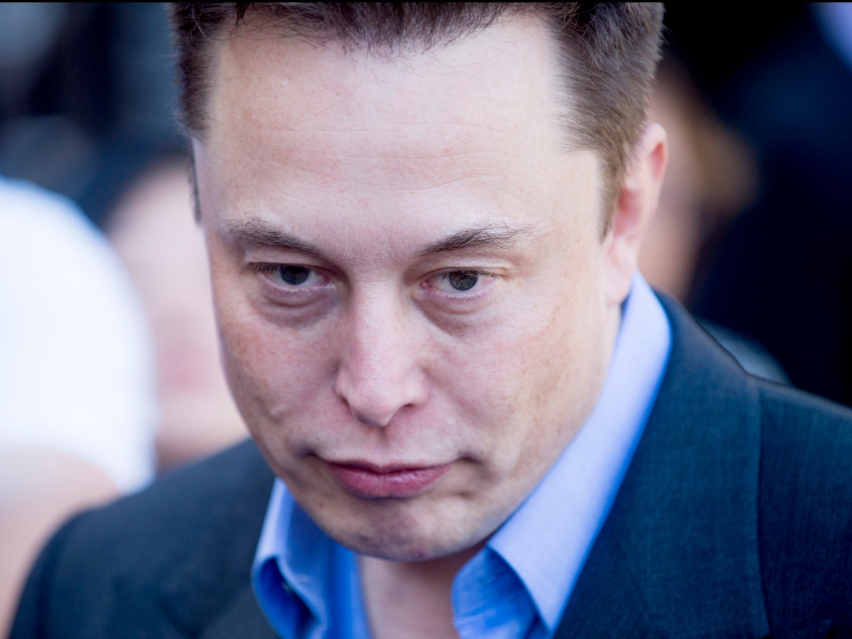 Изначально Маск не хотел участвовать в войне. Фото - markets.businessinsider.com  